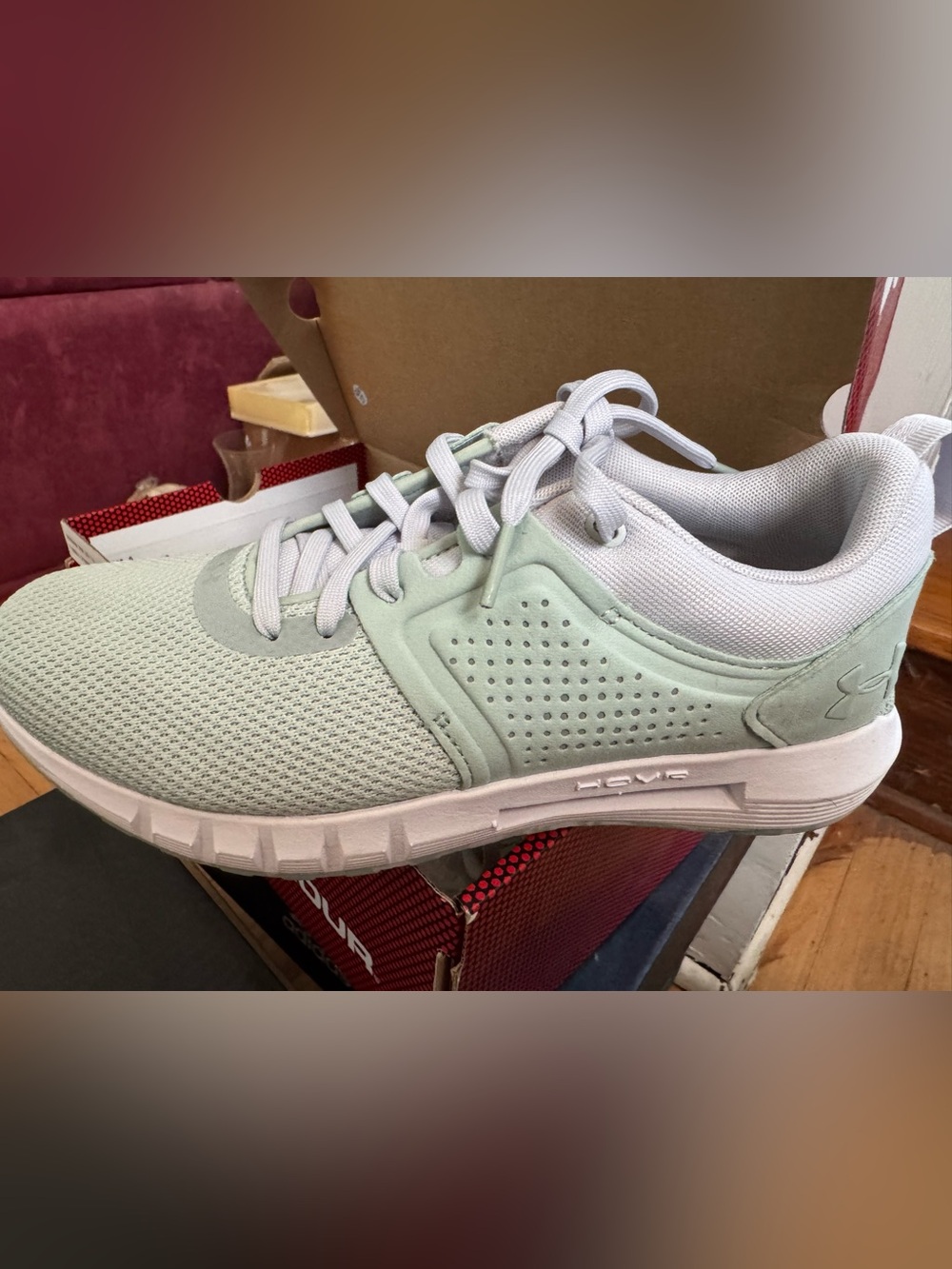 Under Armour Green and Black Running Shoe Box – UA W HOVR CTW